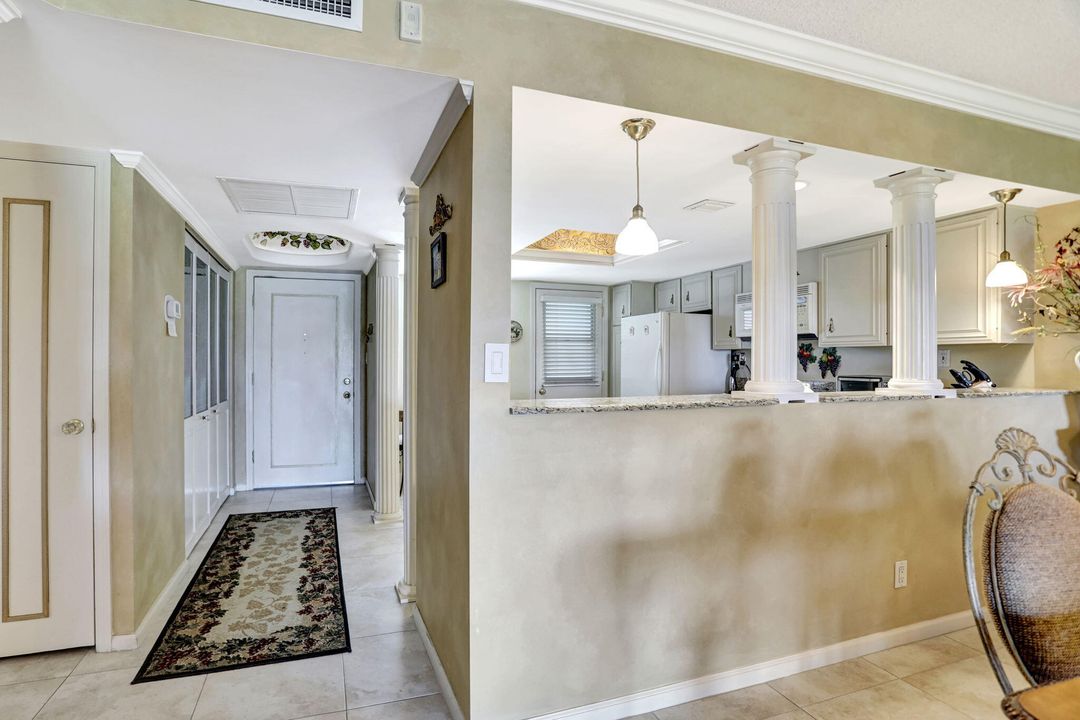 For Sale: $549,900 (2 beds, 2 baths, 1186 Square Feet)