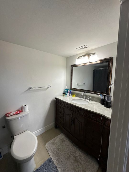 Active With Contract: $2,500 (2 beds, 2 baths, 1183 Square Feet)