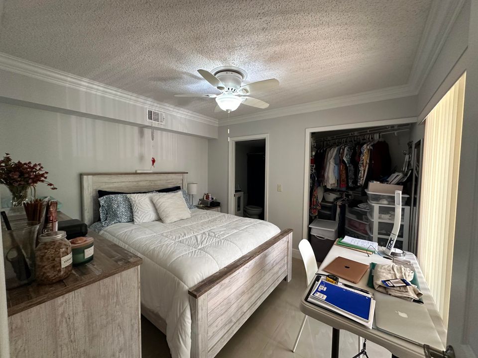 Active With Contract: $2,500 (2 beds, 2 baths, 1183 Square Feet)