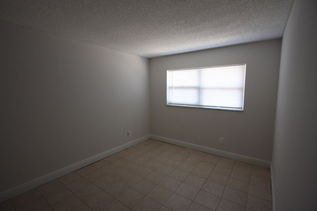 For Rent: $2,150 (2 beds, 1 baths, 760 Square Feet)