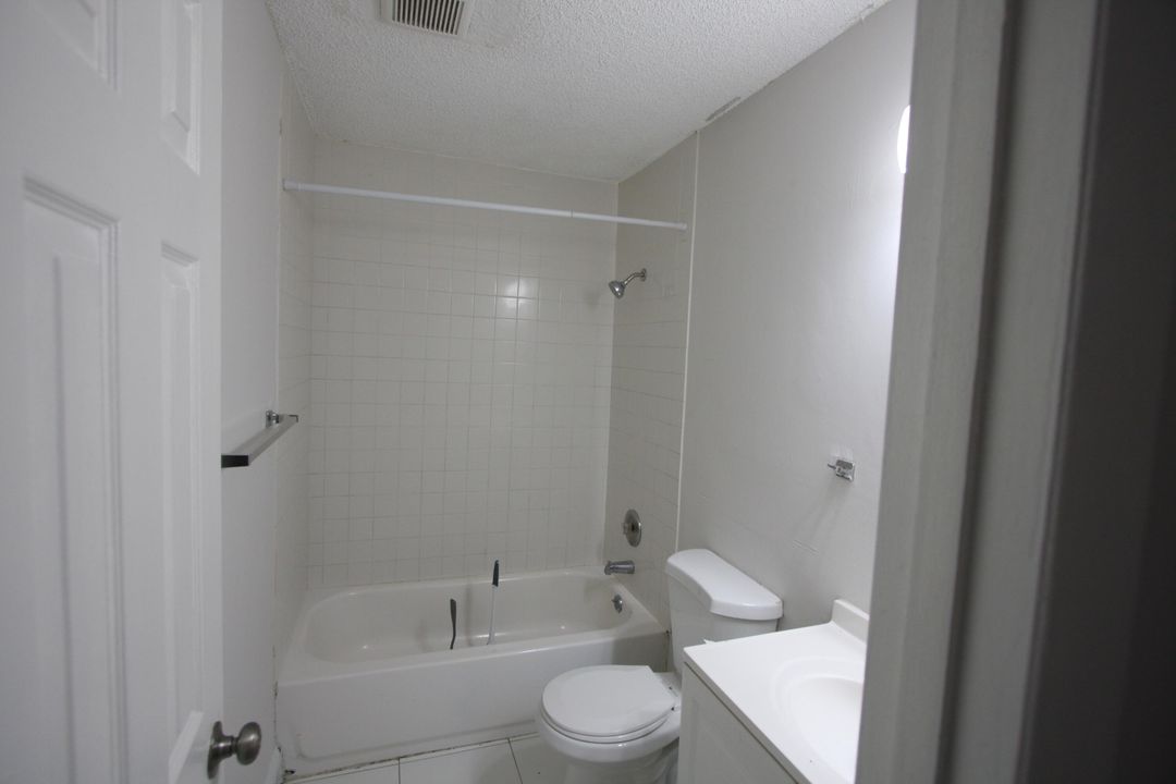 For Rent: $2,150 (2 beds, 1 baths, 760 Square Feet)