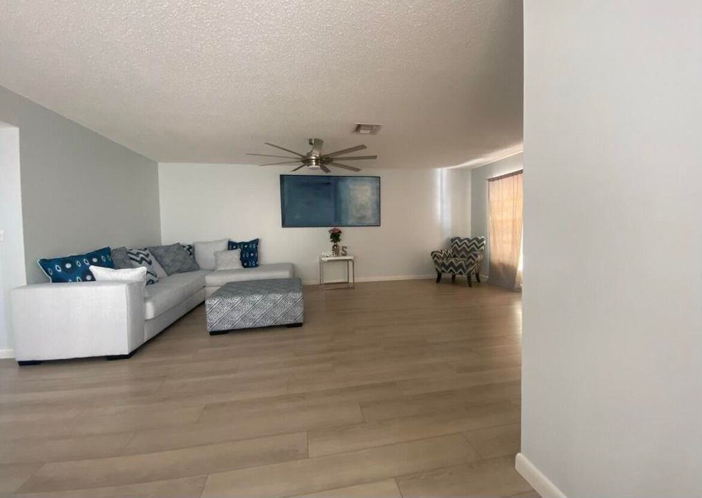 Recently Rented: $1,875 (2 beds, 2 baths, 1396 Square Feet)