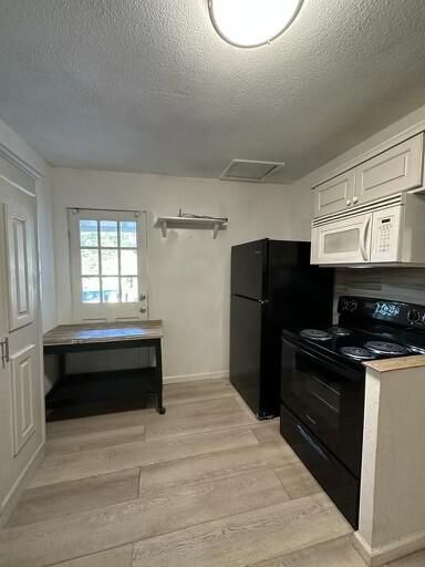 For Sale: $169,999 (3 beds, 2 baths, 1323 Square Feet)