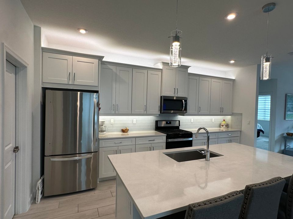 For Sale: $474,900 (2 beds, 2 baths, 1878 Square Feet)