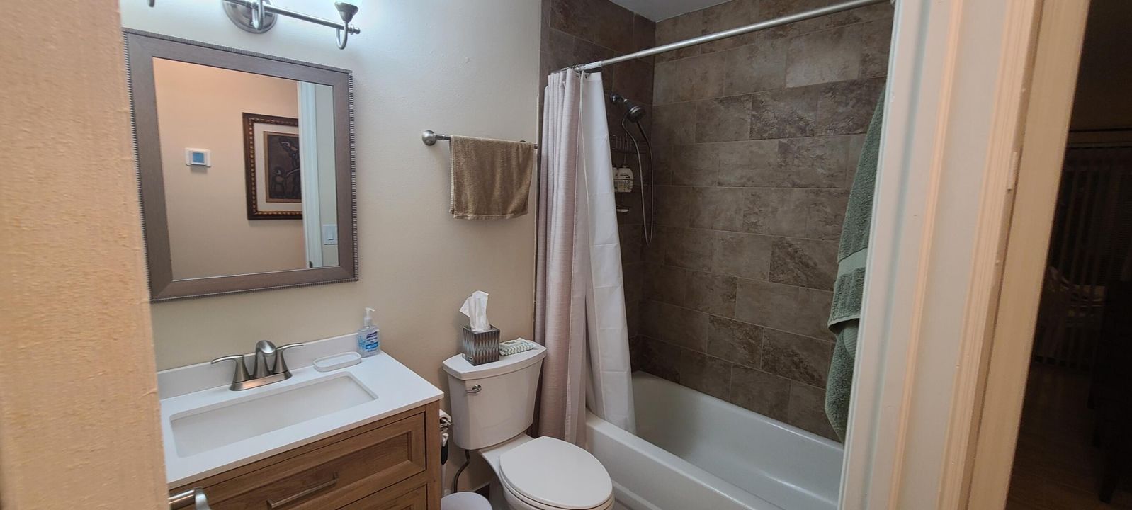 For Sale: $310,000 (2 beds, 2 baths, 1370 Square Feet)
