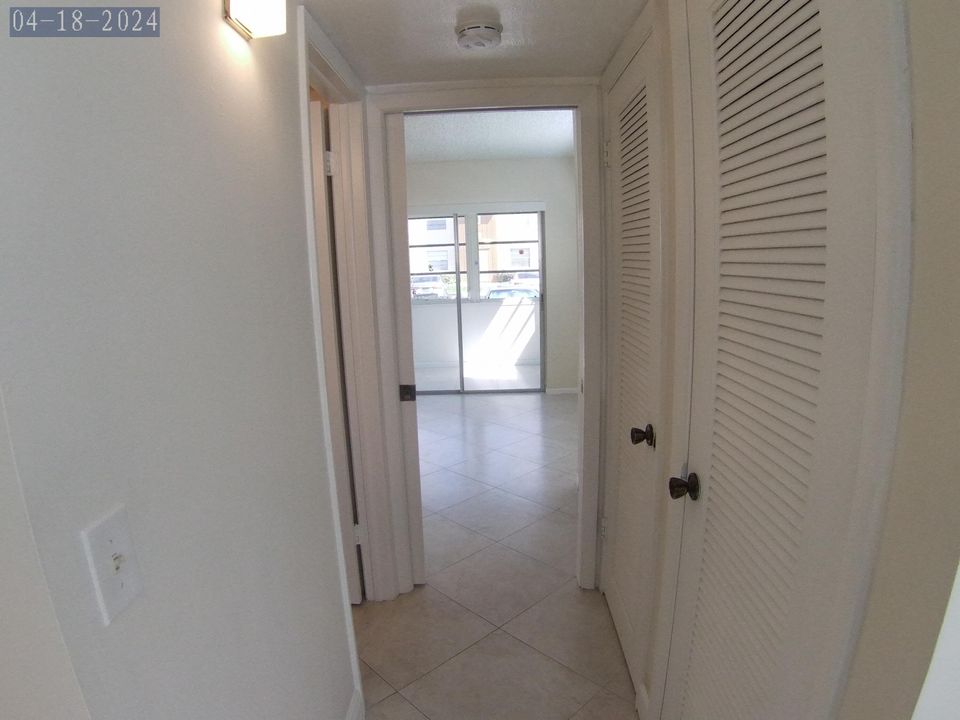 For Sale: $148,500 (1 beds, 1 baths, 760 Square Feet)