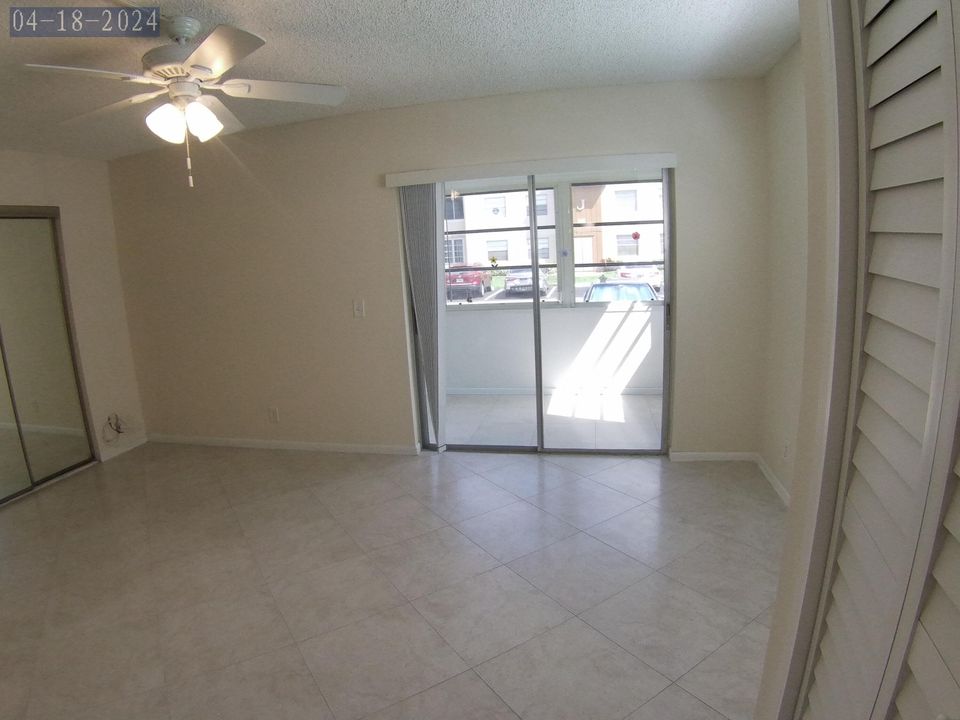 For Sale: $148,500 (1 beds, 1 baths, 760 Square Feet)