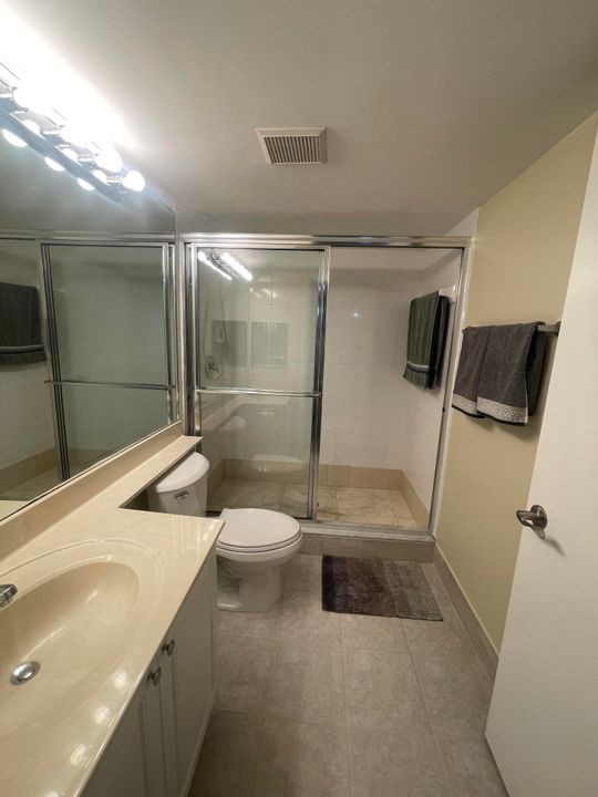 待售: $321,000 (2 贝兹, 2 浴室, 1075 平方英尺)