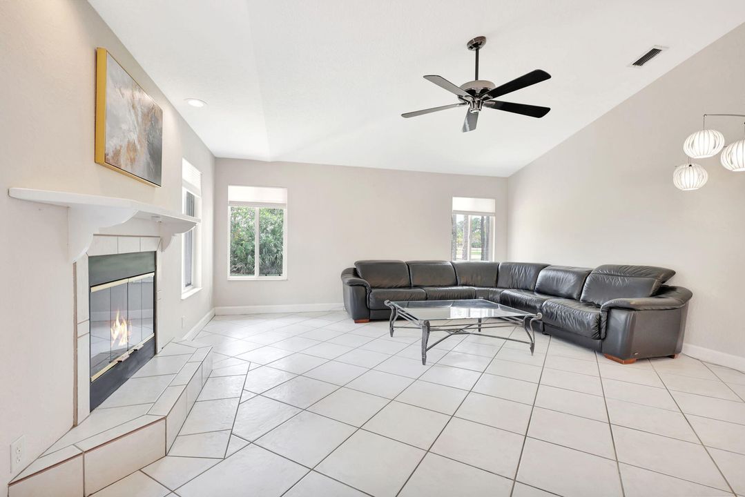 Active With Contract: $799,000 (3 beds, 2 baths, 2513 Square Feet)