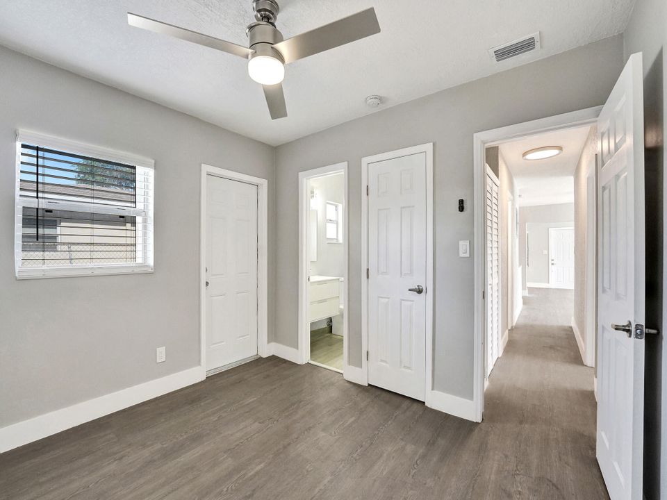 Active With Contract: $429,900 (3 beds, 2 baths, 1128 Square Feet)
