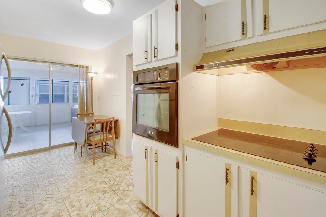 For Sale: $245,000 (2 beds, 2 baths, 1328 Square Feet)