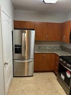 For Sale: $219,900 (1 beds, 1 baths, 875 Square Feet)