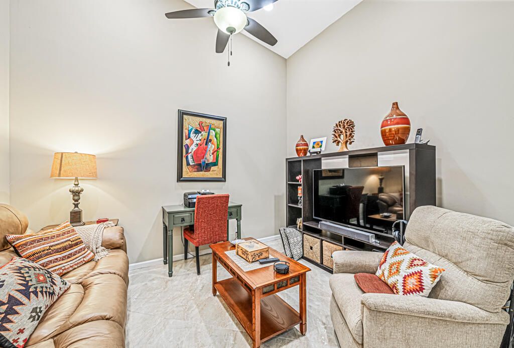 For Sale: $389,000 (2 beds, 2 baths, 1259 Square Feet)