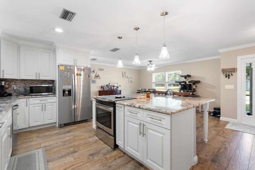 Active With Contract: $445,000 (3 beds, 2 baths, 1641 Square Feet)