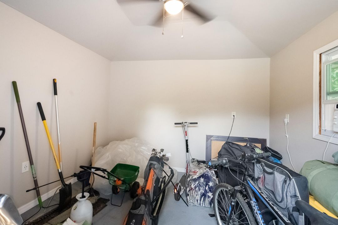 For Sale: $445,000 (3 beds, 2 baths, 1641 Square Feet)