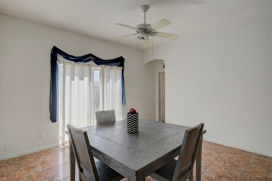 Active With Contract: $285,000 (3 beds, 2 baths, 1764 Square Feet)