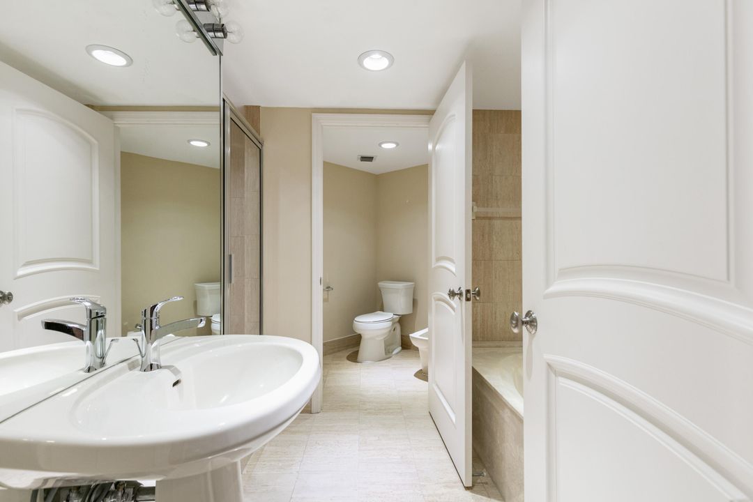 For Sale: $1,199,000 (2 beds, 2 baths, 1630 Square Feet)