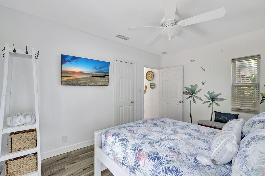 For Sale: $877,500 (2 beds, 2 baths, 1354 Square Feet)