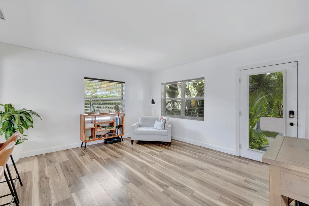 For Sale: $877,500 (2 beds, 2 baths, 1354 Square Feet)