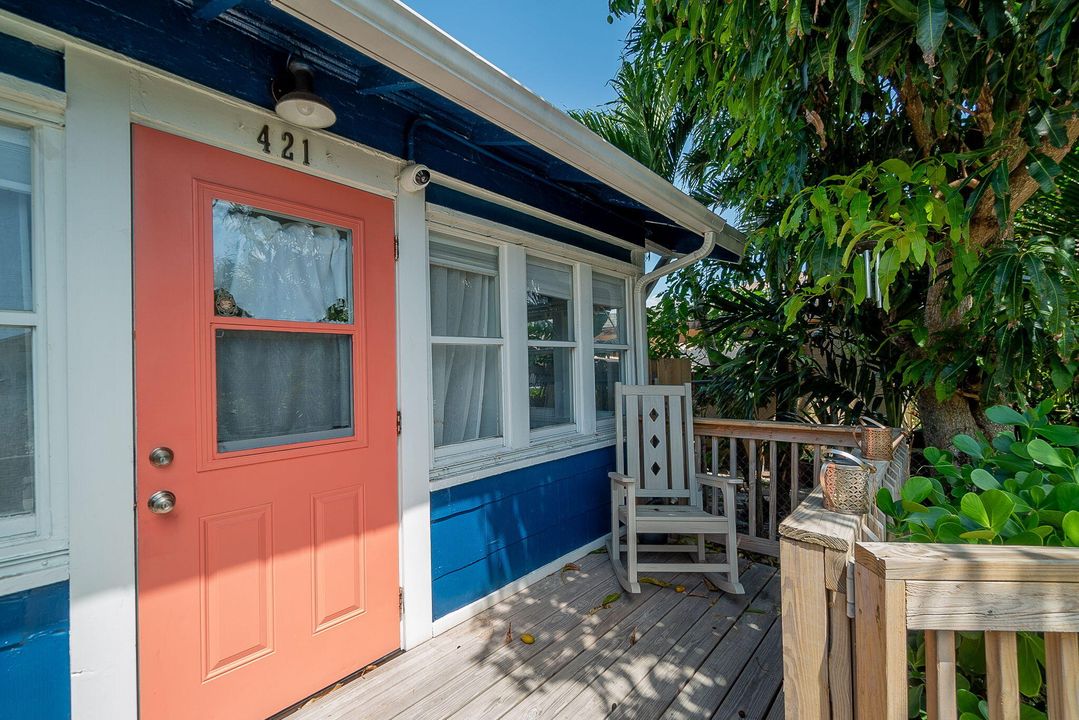 For Sale: $449,900 (2 beds, 2 baths, 952 Square Feet)