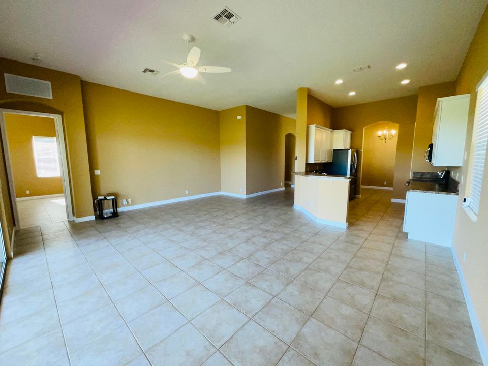 For Rent: $2,500 (4 beds, 2 baths, 2054 Square Feet)