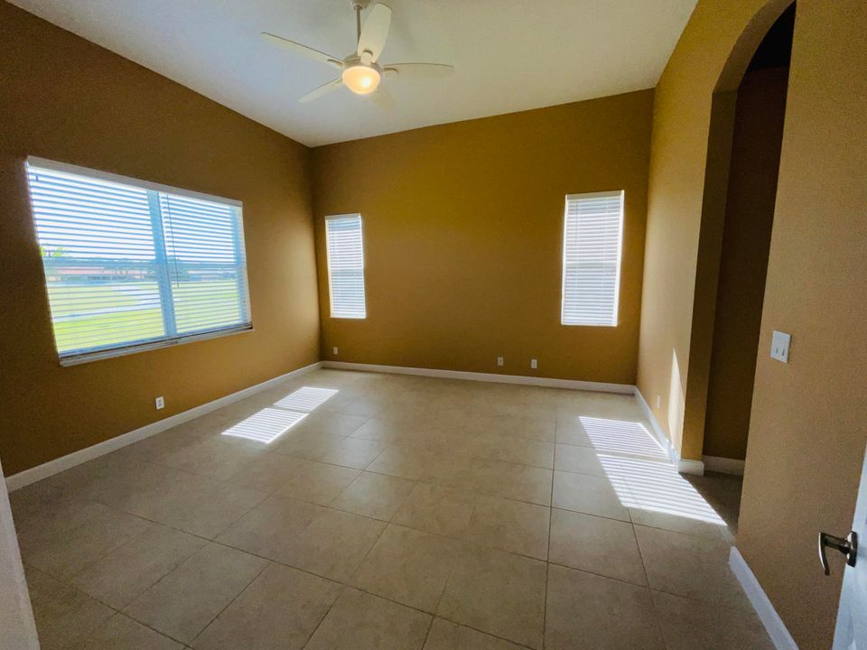 For Rent: $2,500 (4 beds, 2 baths, 2054 Square Feet)