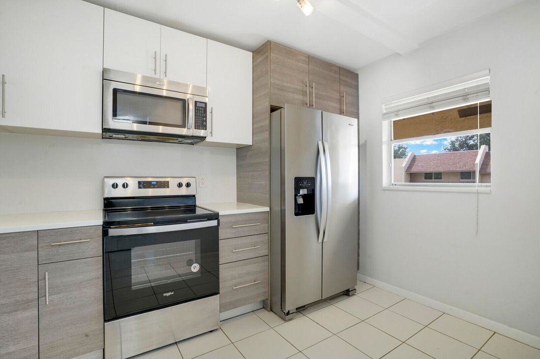 For Rent: $2,250 (2 beds, 2 baths, 1136 Square Feet)