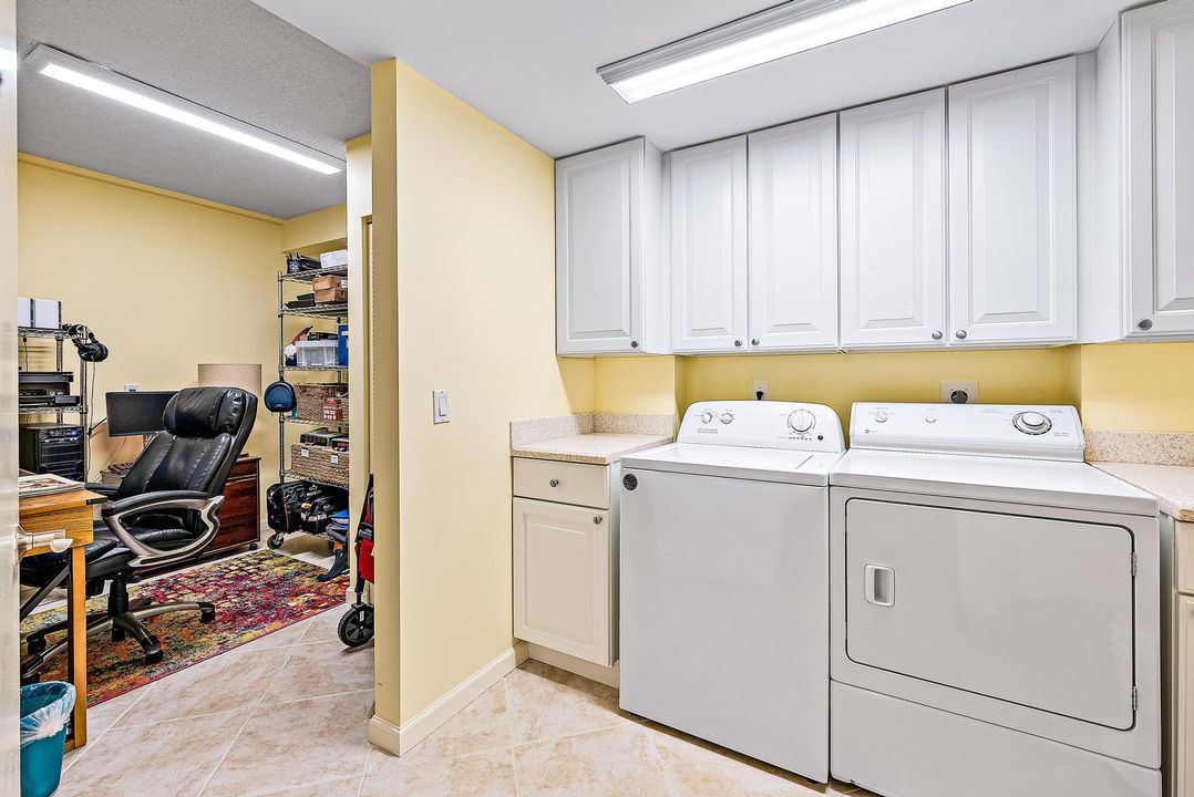 For Sale: $605,000 (2 beds, 2 baths, 1385 Square Feet)
