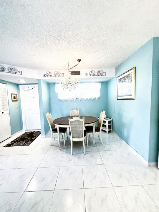 For Sale: $219,000 (2 beds, 2 baths, 1200 Square Feet)