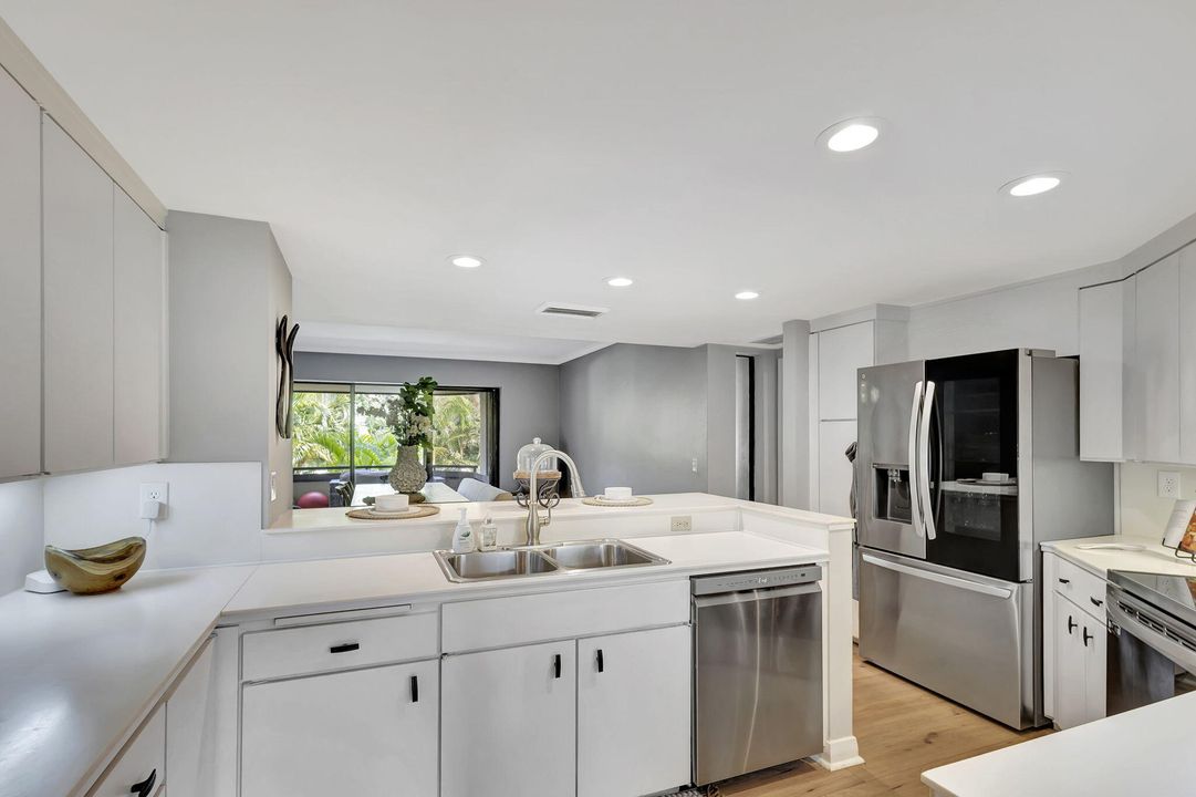 For Sale: $1,299,000 (3 beds, 3 baths, 2379 Square Feet)