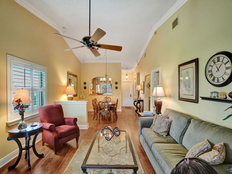 Active With Contract: $359,000 (2 beds, 2 baths, 1307 Square Feet)