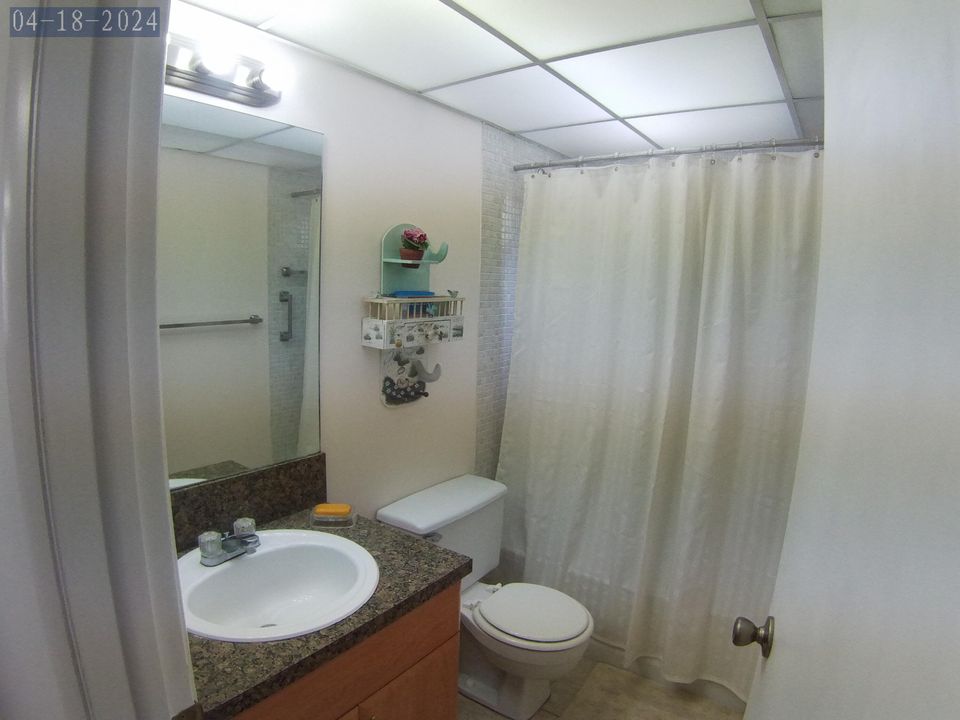 For Sale: $175,000 (2 beds, 2 baths, 868 Square Feet)