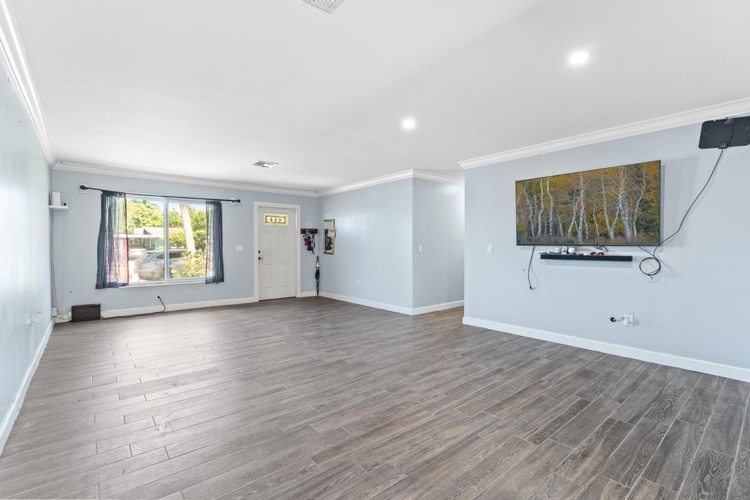Active With Contract: $465,000 (3 beds, 2 baths, 1410 Square Feet)