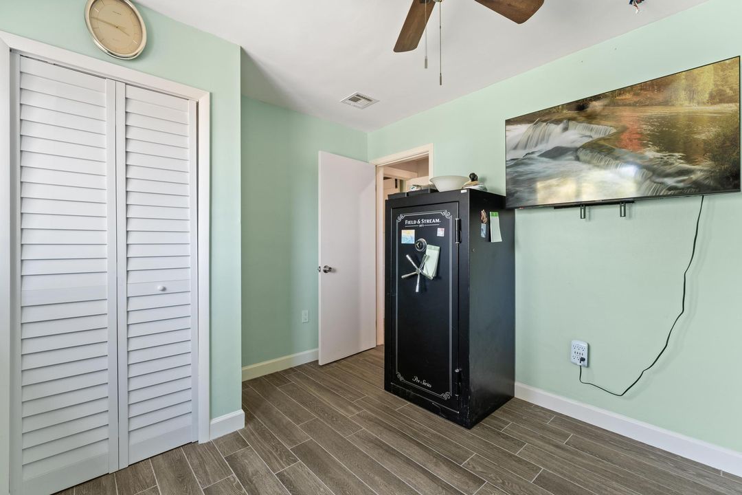 Active With Contract: $465,000 (3 beds, 2 baths, 1410 Square Feet)