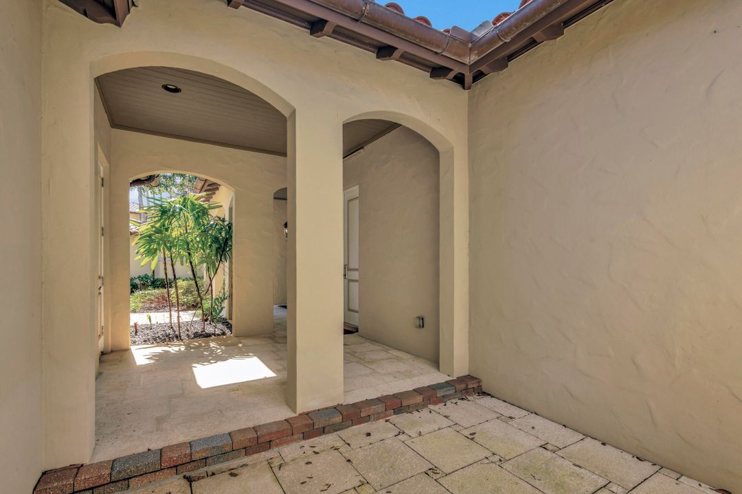For Sale: $2,050,000 (2 beds, 2 baths, 1990 Square Feet)