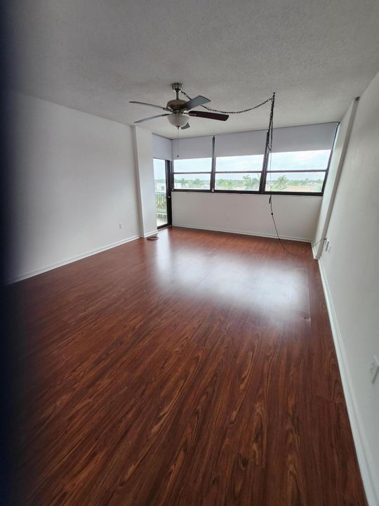 For Rent: $3,500 (2 beds, 2 baths, 1315 Square Feet)