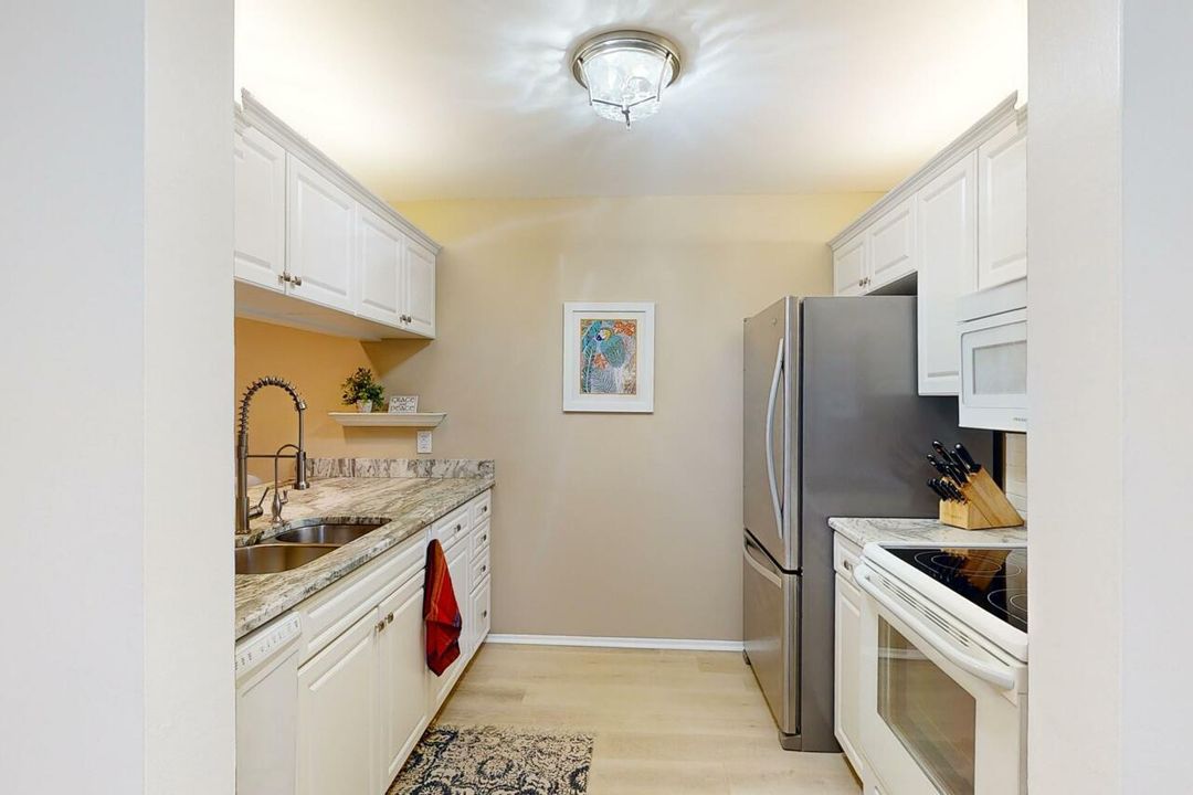 For Sale: $219,000 (2 beds, 2 baths, 1188 Square Feet)