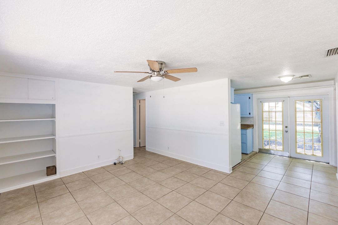 For Sale: $410,000 (3 beds, 2 baths, 924 Square Feet)