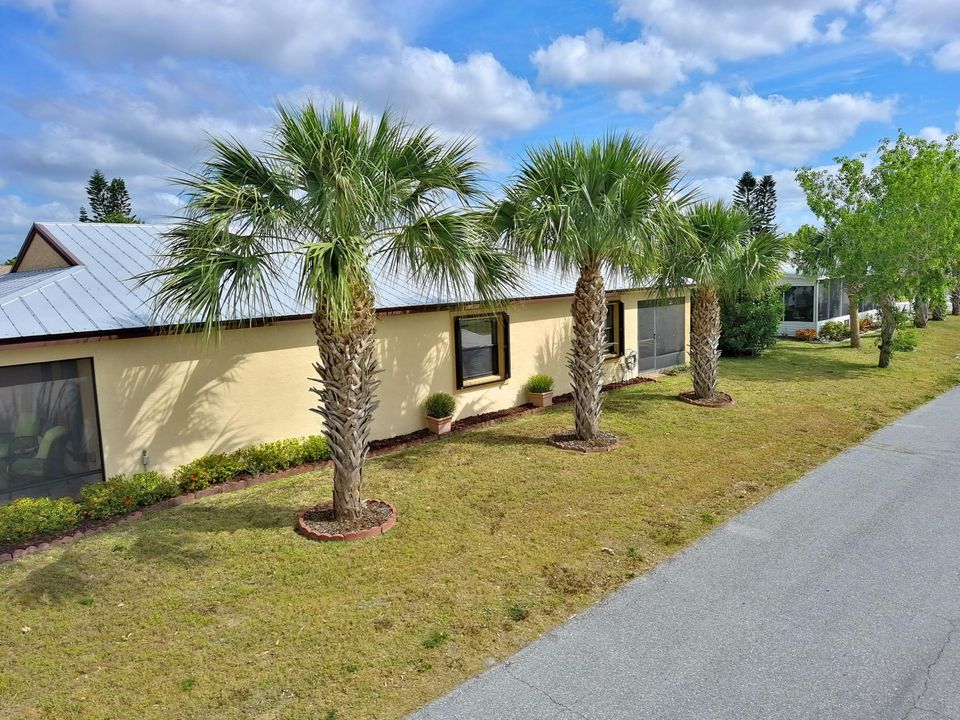 Active With Contract: $174,900 (2 beds, 2 baths, 1451 Square Feet)