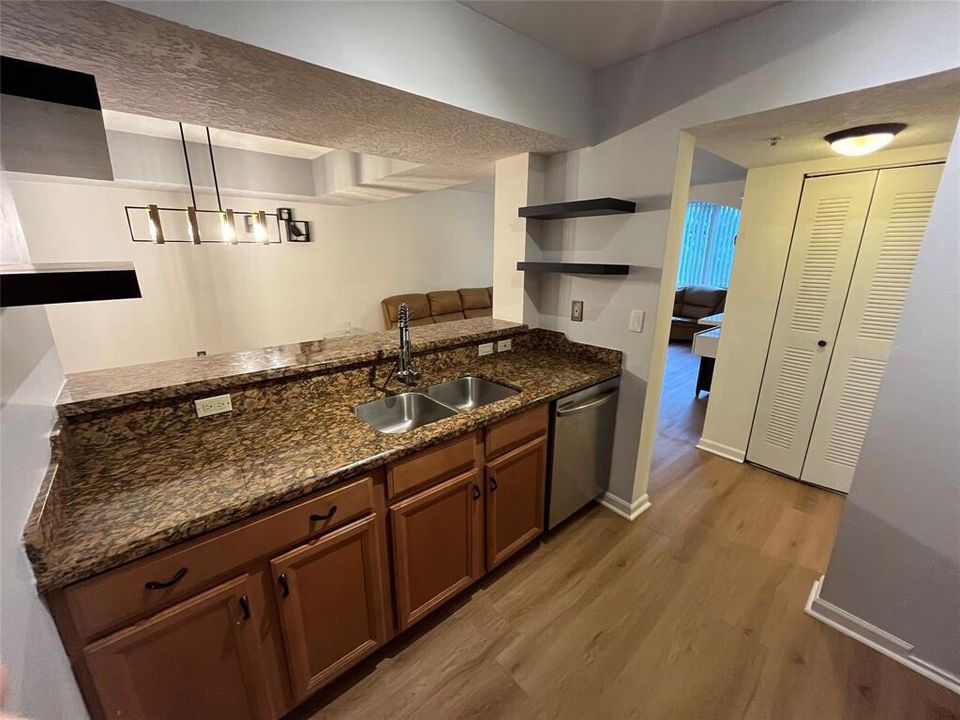 For Rent: $2,500 (1 beds, 1 baths, 1144 Square Feet)