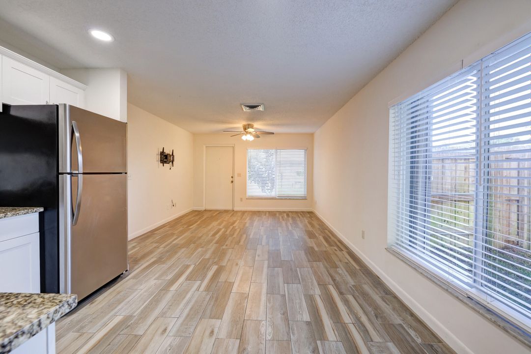 For Rent: $1,650 (2 beds, 1 baths, 768 Square Feet)