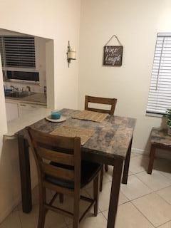 For Rent: $2,950 (3 beds, 2 baths, 1100 Square Feet)