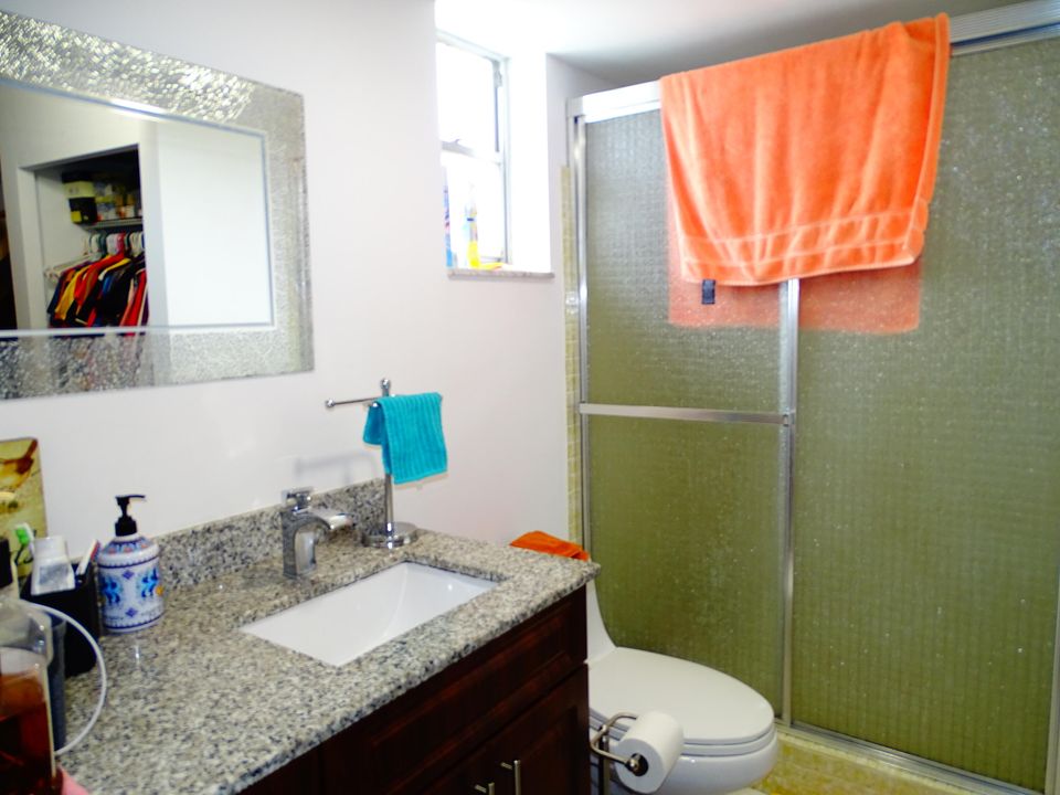 For Sale: $230,000 (2 beds, 2 baths, 1080 Square Feet)
