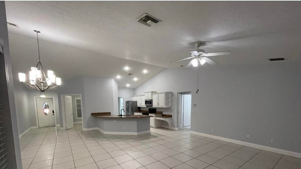 Active With Contract: $3,200 (3 beds, 2 baths, 1654 Square Feet)