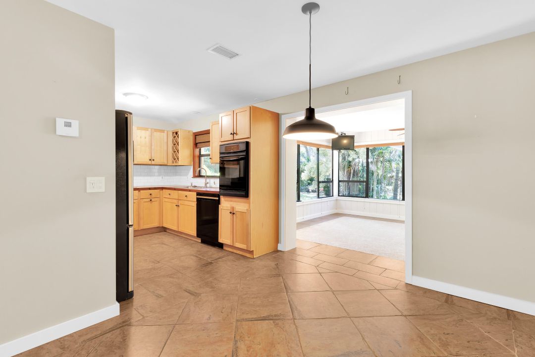 Active With Contract: $425,000 (3 beds, 2 baths, 1664 Square Feet)