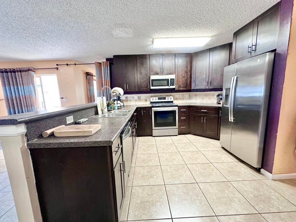 For Rent: $4,500 (4 beds, 3 baths, 2425 Square Feet)