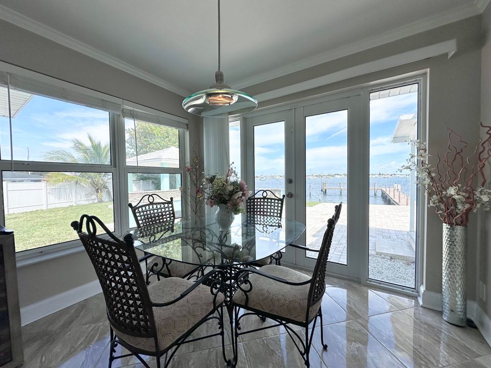Active With Contract: $4,900,000 (5 beds, 4 baths, 2138 Square Feet)