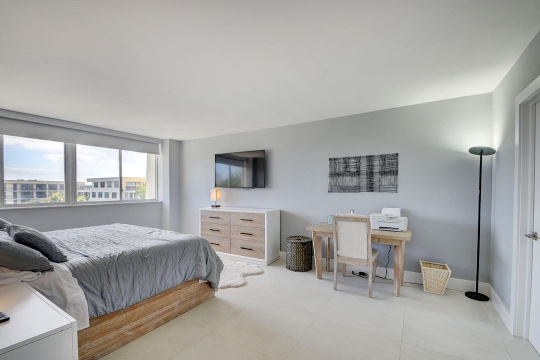 For Sale: $800,000 (2 beds, 2 baths, 1389 Square Feet)