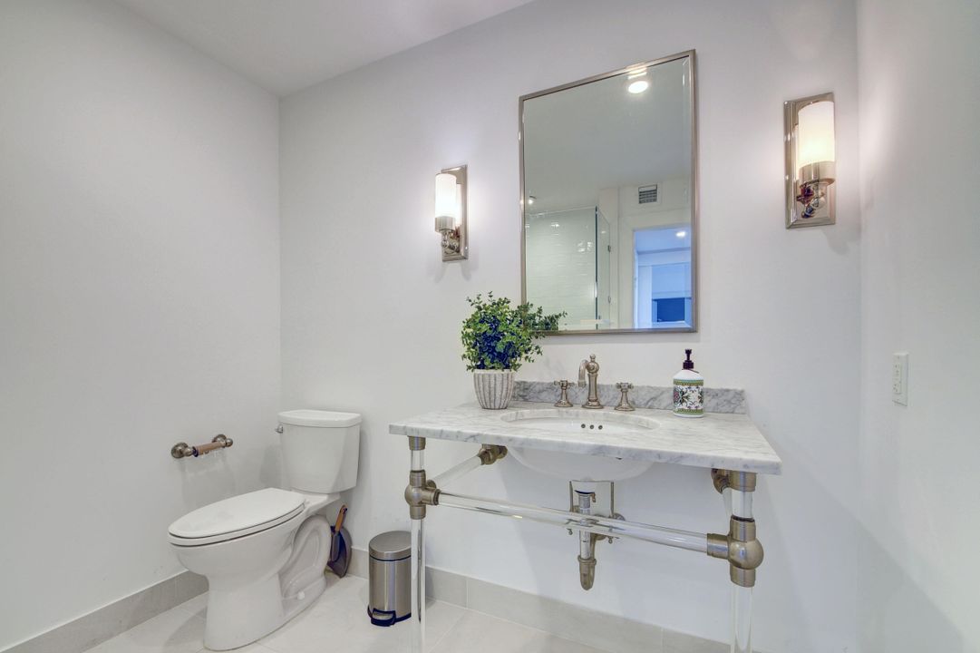 For Sale: $800,000 (2 beds, 2 baths, 1389 Square Feet)