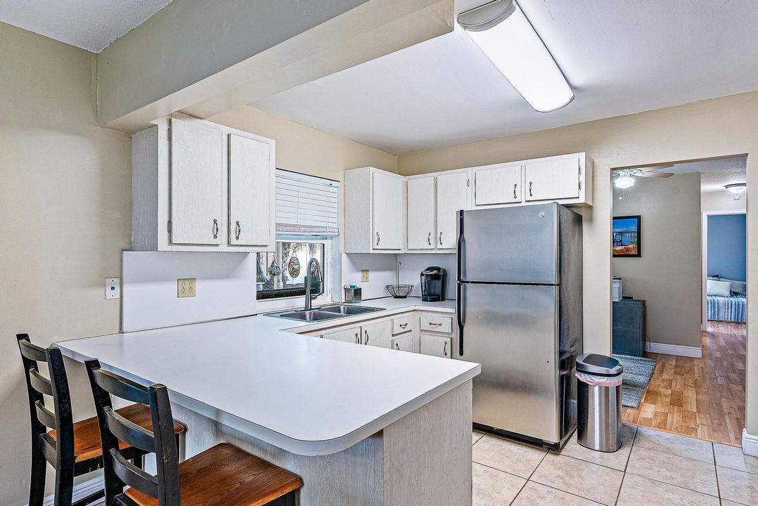 Active With Contract: $439,995 (2 beds, 2 baths, 1356 Square Feet)